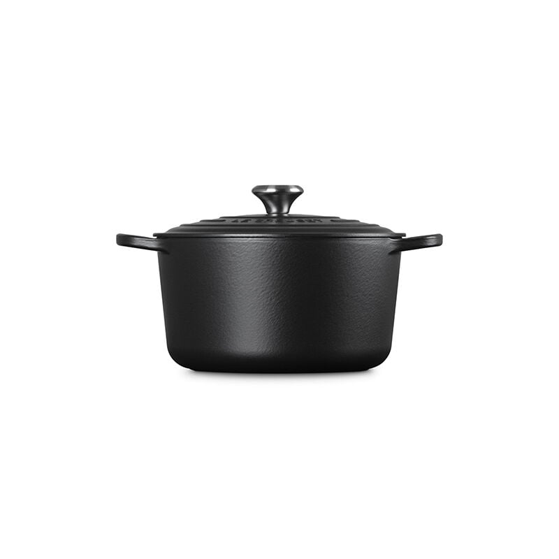 LE CREUSET 22cm マットブラック Signature Round Deep Oven | Le Creuset®